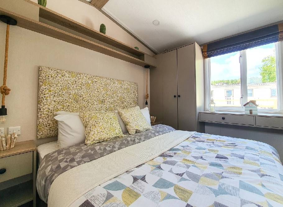 2022 Victory Stonewood 35ft x 12ft x 2 bedrooms